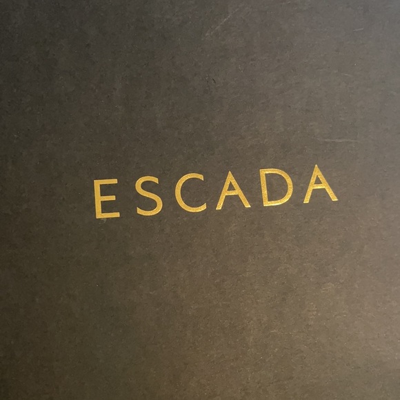 This is a gorgeous ESCADA Silk scarf - Picture 3 of 9